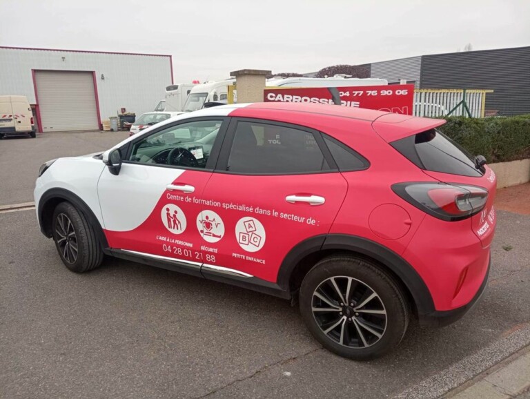 Marquage véhicule – Nacarat Formations à St-Etienne