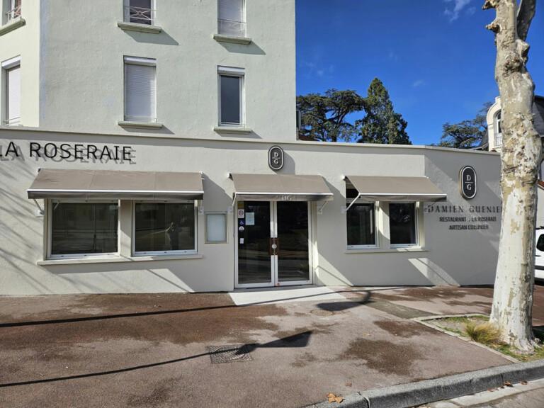 Installation d’enseignes à Montbrison – Restaurant La Roseraie